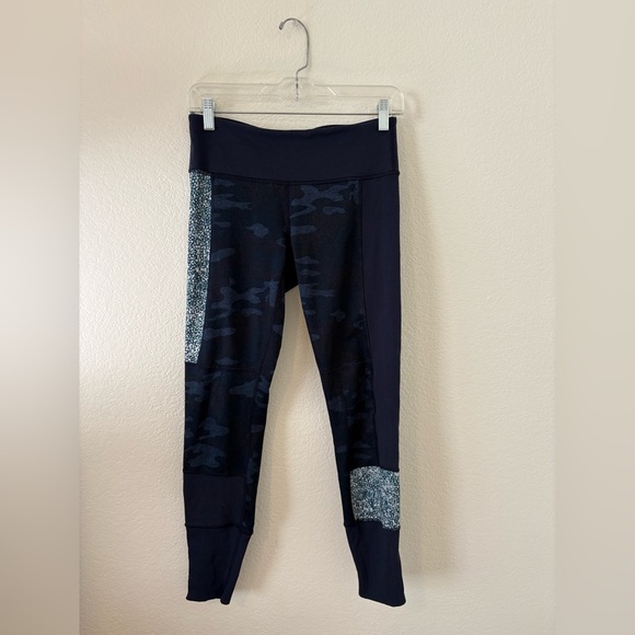 Lululemon Athletica Navy Camouflage Leggings ‘34 - Picture 1 of 7